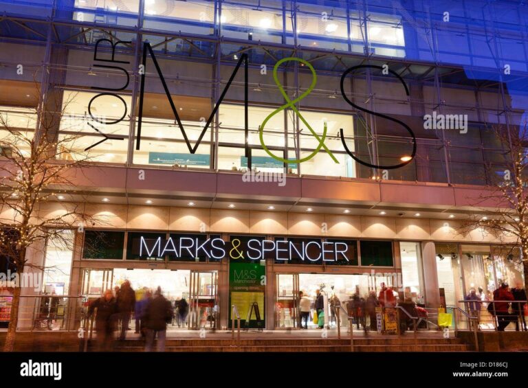 flagship marks and spencer store in manchester city centre D186CJ